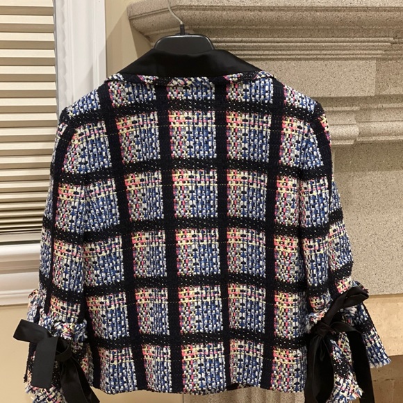 Chanel jacket size 38 - Picture 2 of 8